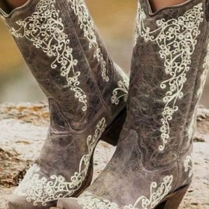 Corral boots